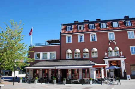 Checka in på vår fina Bishops Arms Hotel i Strängnäs. Incheckningen sker i puben under pubens öppettider.