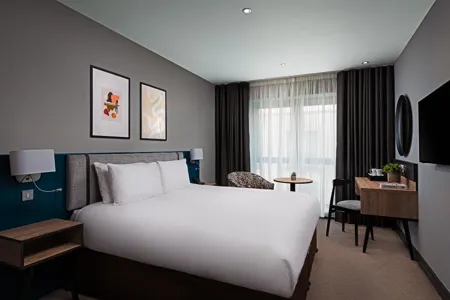 The George Hotel King Bedroom
