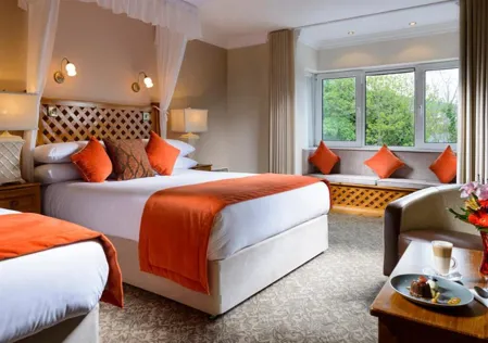 Dingle Benners Hotel - Twin Bedroom