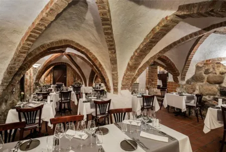 Vinhuskælderen Restaurant