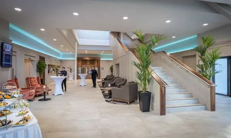 Clayton Hotel Silver Springs Lobby