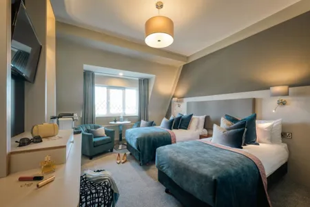 Twin Bedroom