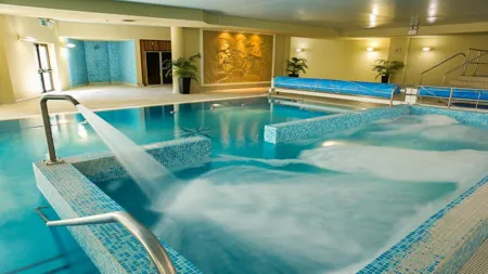 Amber Springs Hotel pool