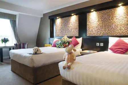 Flannerys Hotel Family room