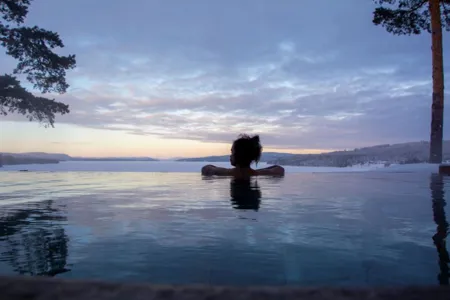 Orbaden Infinity Pool