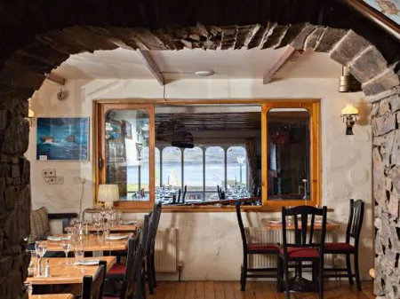 Caseys of Baltimore Hotel Restaurant