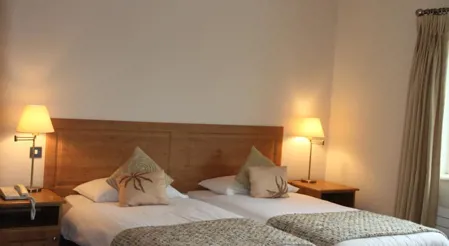 Deebert House Hotel bedroom