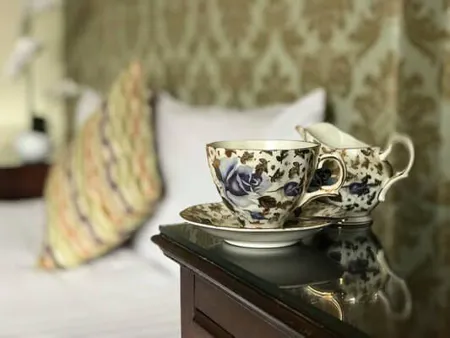 club house hotel bedroom