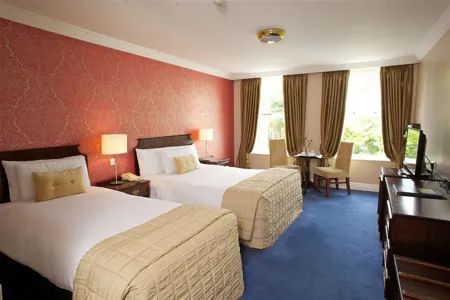 Anner Hotel & Leisure Centre Bedroom