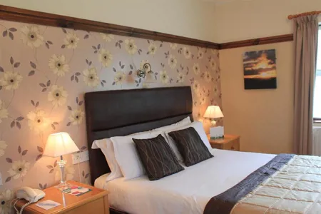 Silver Tassie Hotel & Spo Bedroom