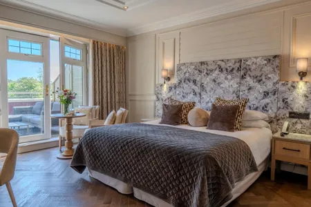 Superior Heritage Bedroom
