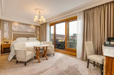 Brooks Hotel bedroom