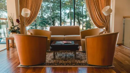 Raheen Woods Hotel Lounge