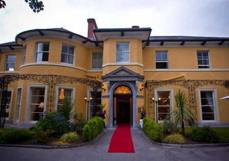 Vienna Woods Hotel Exterior
